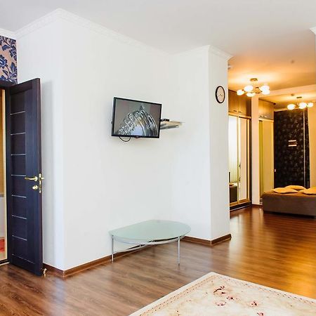 Apartment Lazurniy Astana Exteriér fotografie